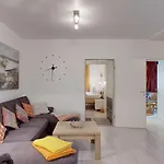 Strandnahe Fewo Mit Schwimmbad Im Haus, Liebeskind 01, Binz