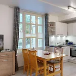 Strandnahe Fewo Mit Schwimmbad Im Haus, Liebeskind 01, Binz