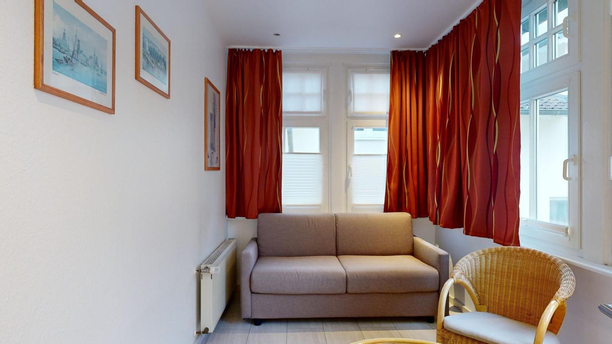 Strandnahe Mit Schwimmbad Im Haus, Liebeskind 01, * Ostseebad Binz